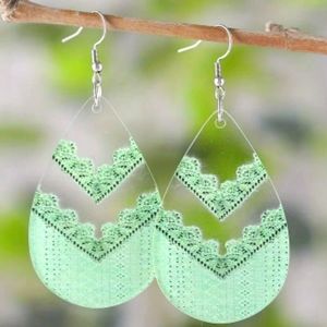 3/$25-Beautiful acrylic earings 😍